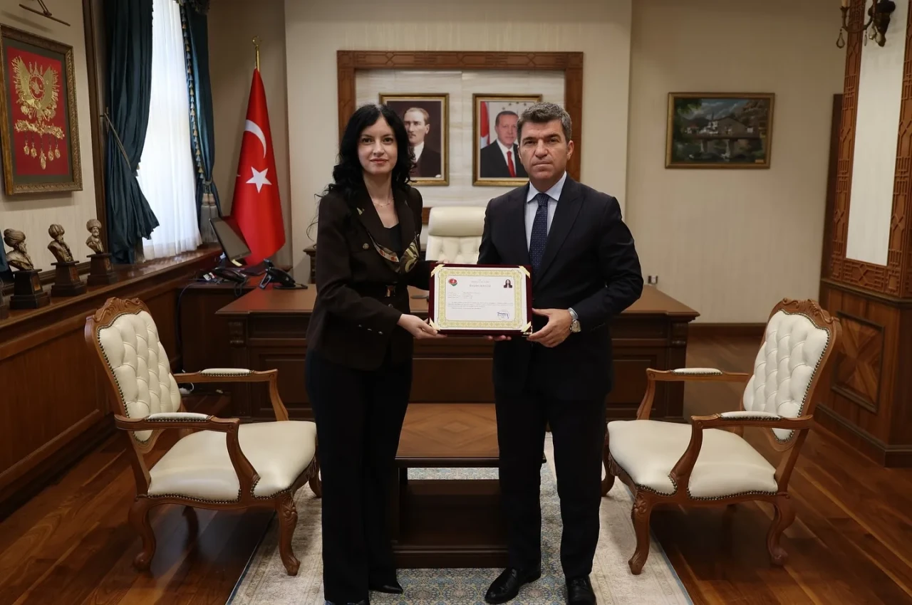 Hamamözü Kaymakam Vekili Büşra Erdoğan’dan Vali Önder Bakan’a Veda Ziyareti