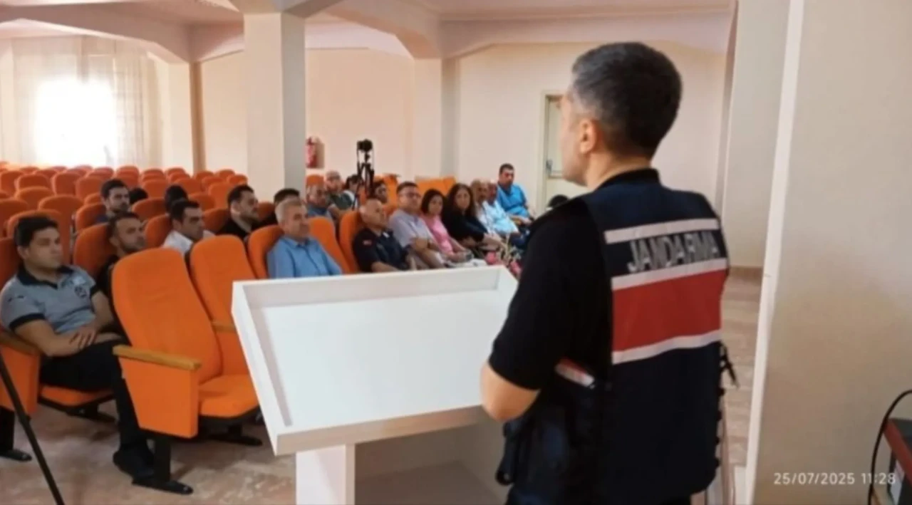 Taşova’da Uyuşturucu ile Mücadeleye Kararlı Adım: UYUMA Projesi Anlatıldı