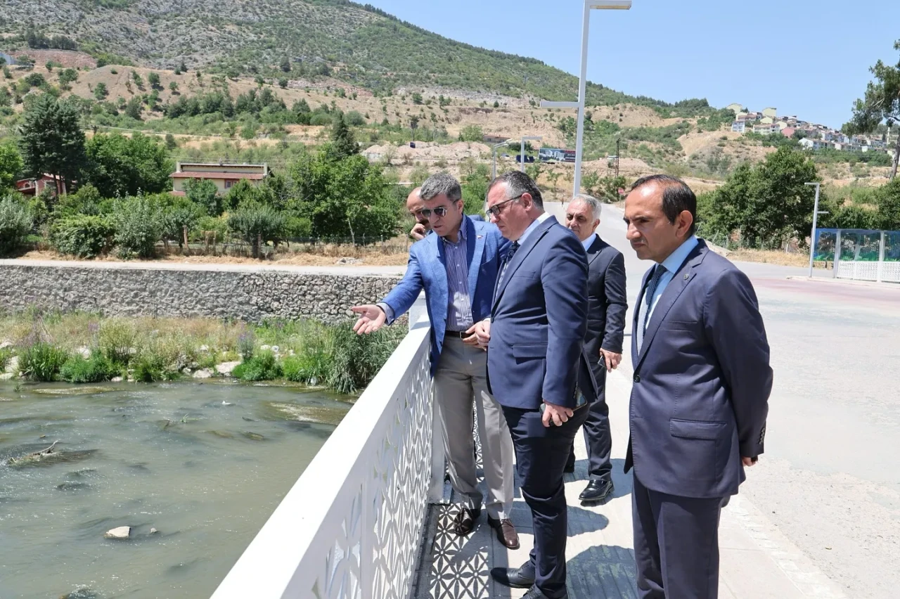 Vali Önder Bakan, Yeşilırmak Nehri'ndeki Islah Çalışmalarını Yerinde İnceledi