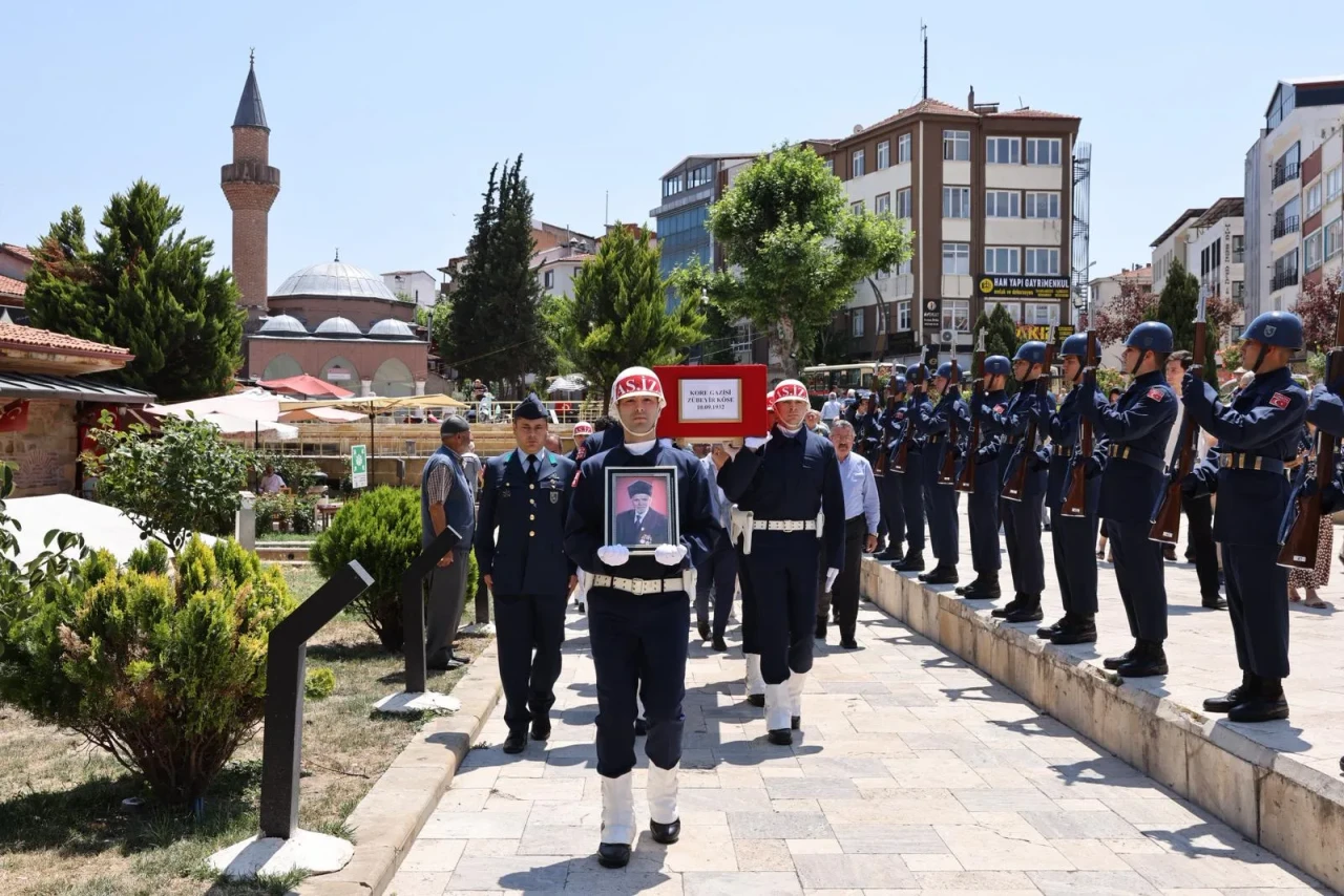 Merzifon’da Kore Gazisi Zübeyir Köse Son Yolculuğuna Uğurlandı