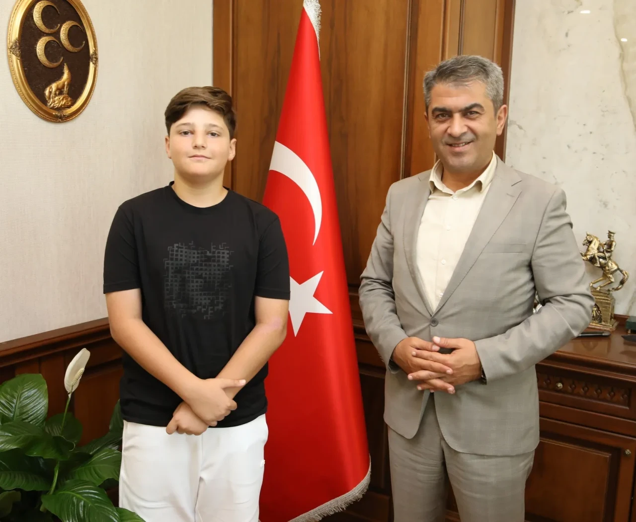 Suluova’nın Gururu! LGS Türkiye Birincisi Emir Kağan Kaplan’dan Başkan Uzun’a Ziyaret