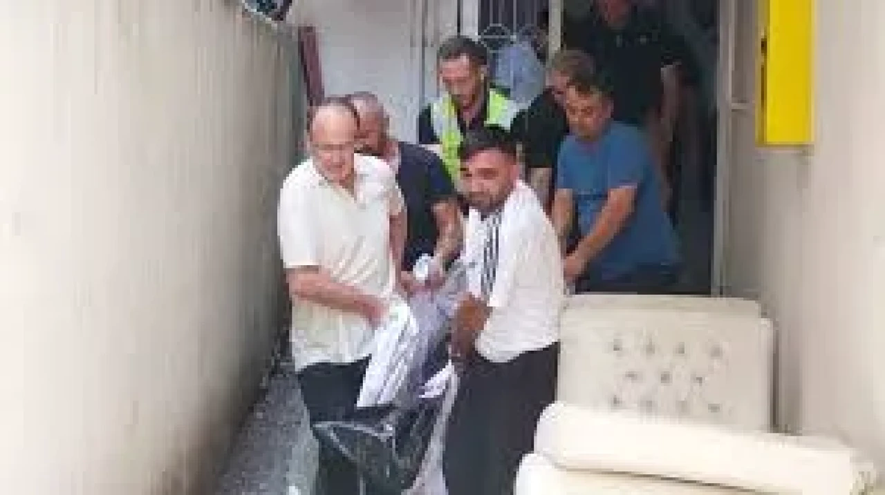 29 yaşındaki genç arkadaşlarının evinde ölü bulundu