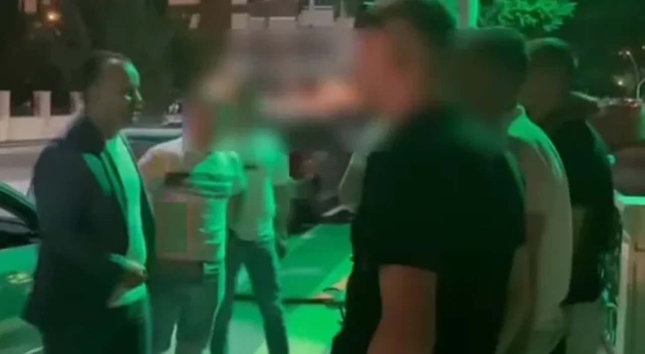 Amasya Belediyesi Zabıta Ekipleri Uyardı, Gençler Alanı Temizledi