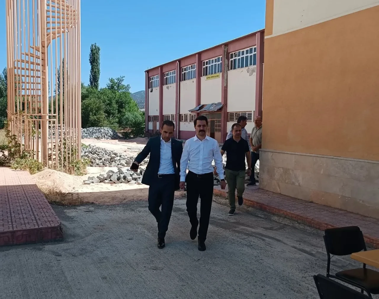 Kaymakam Osman Demirgül’den Okul ve Spor Tesisi Alanlarına İnceleme Ziyareti