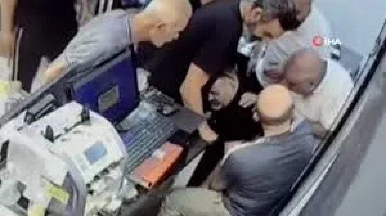 Kuru sıkı silahla kuyumcu soymaya kalktı, baltayı taşa vurdu