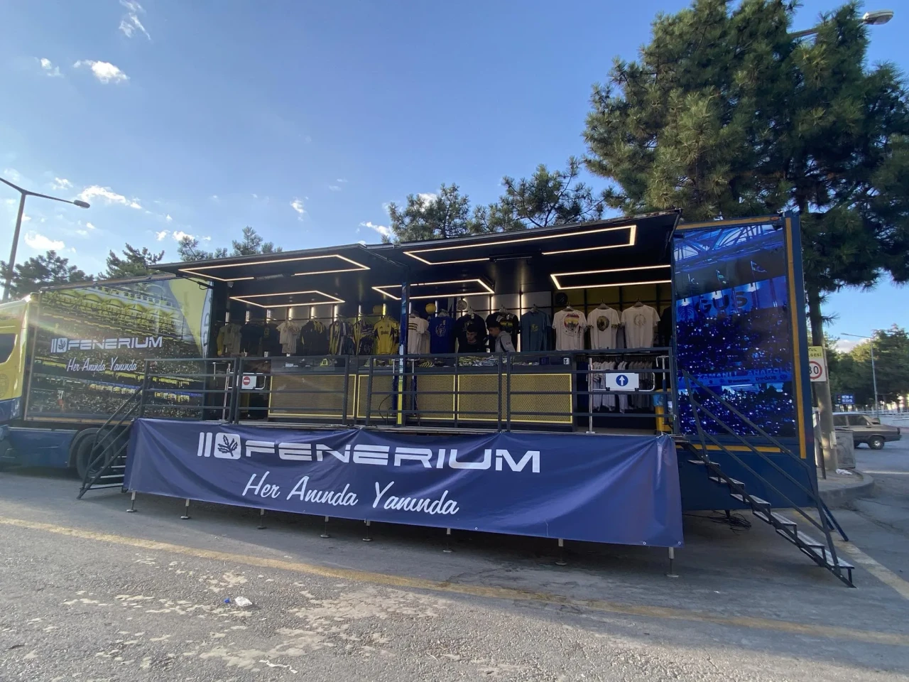 Fenerium Tırı Merzifon’da Taraftarlarla Buluştu