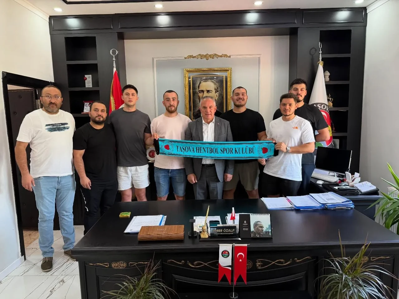 Taşova Hentbol Kulübü’nden Başkan Ömer Özalp’a Ziyaret