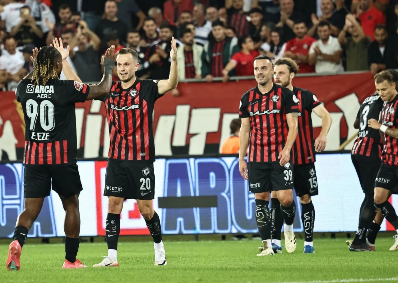 Çorum FK Adana Deplasmanına Hazır: Gidiş Uçakla, Dönüş Otobüsle