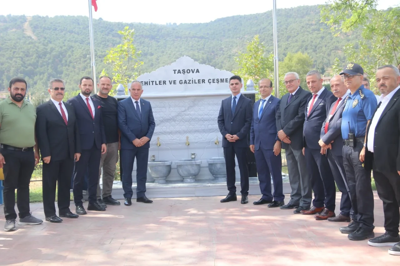 Taşova’da Şehitler ve Gaziler Çeşmesi Hizmete Açıldı