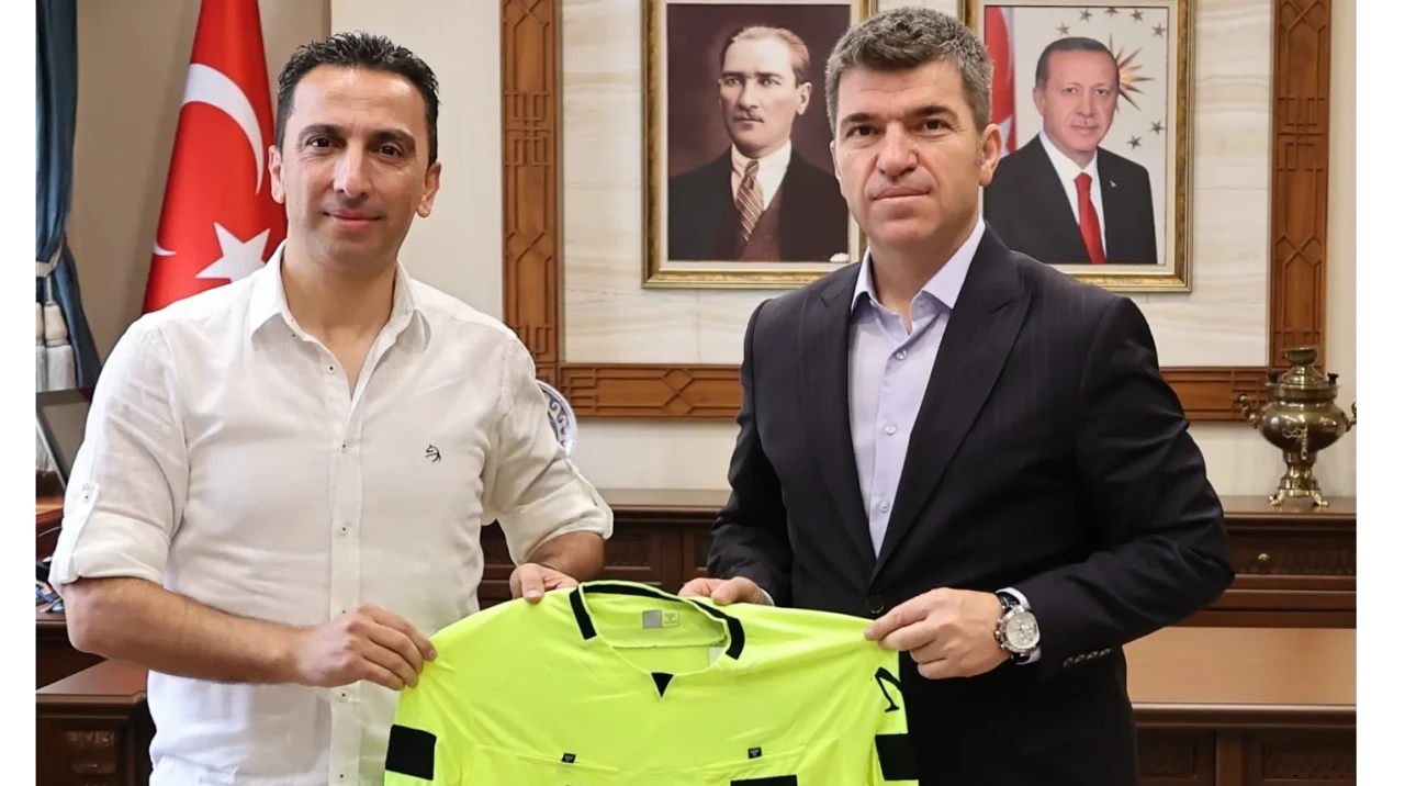 Süper Lig VAR Hakemi Bilal Köseoğlu’ndan Vali Önder Bakan’a Ziyaret