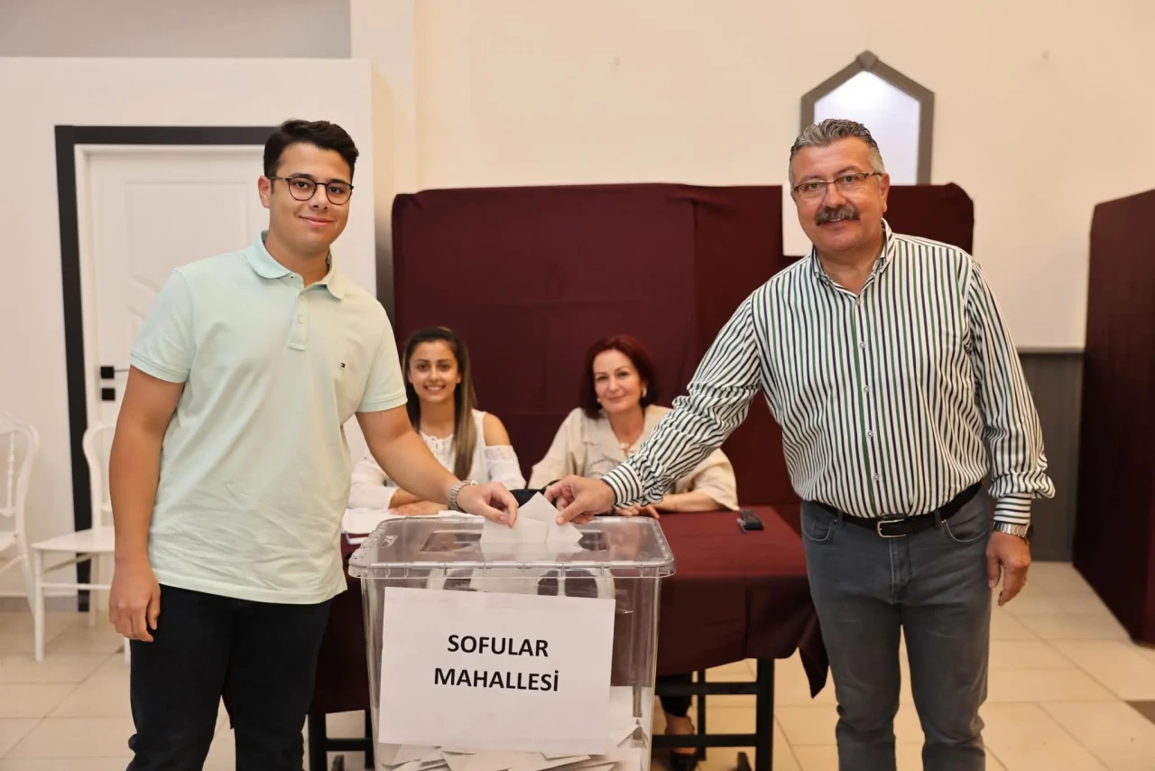 Üyeler Sandığa Gitti: CHP’de Demokrasi Şöleni