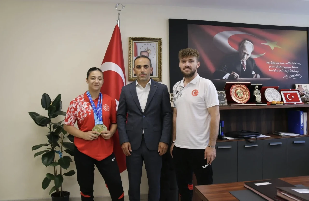 Avrupa Şampiyonu Zehranur Aslan’dan İl Müdürü Osman Ercan’a Ziyaret