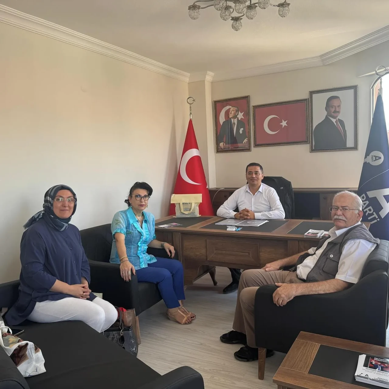 Merzifon Vakfı’ndan Anahtar Parti İlçe Başkanlığı’na Ziyaret