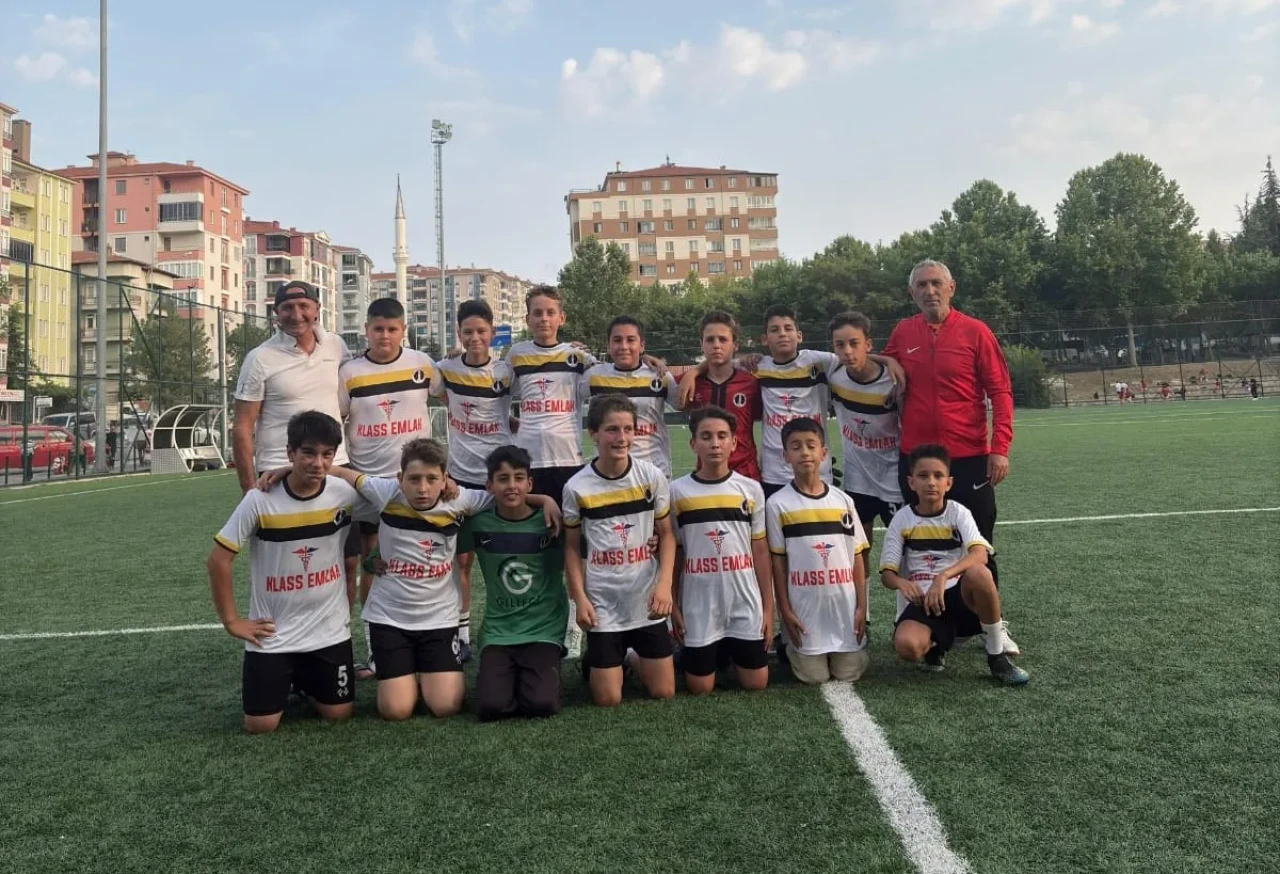 Merzifon 2018 Spor Kulübü Minikleri Çorum’da Sahaya Çıktı