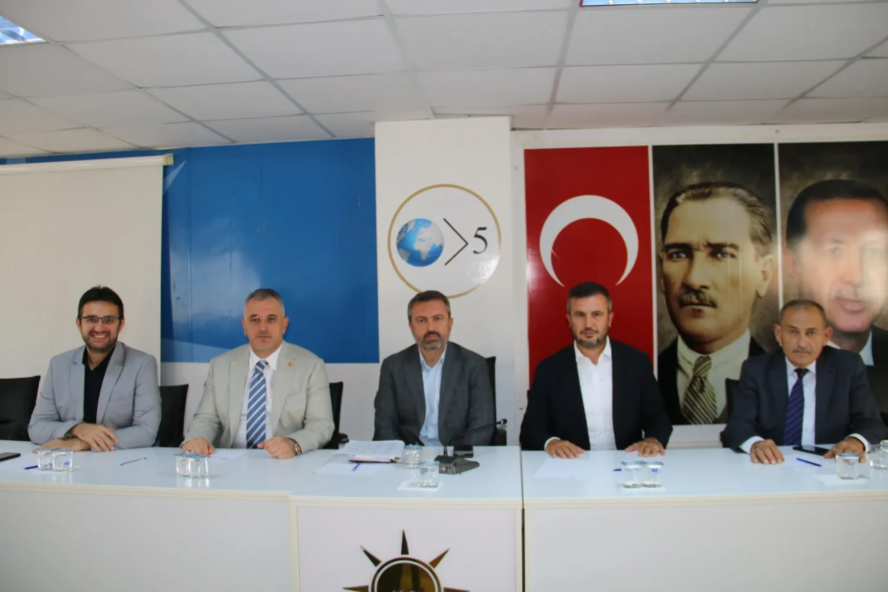 AK Parti Milletvekili Hasan Çilez, Mahalle ve Köy Başkanlarıyla Buluştu