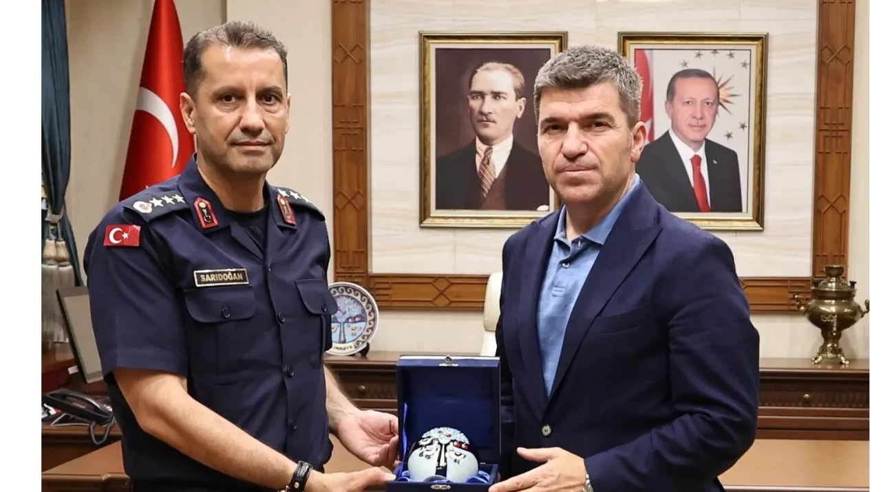 Vali Önder Bakan’dan Gümüşhane İl Jandarma Komutanı Bilal Sarıdoğan’a Tebrik