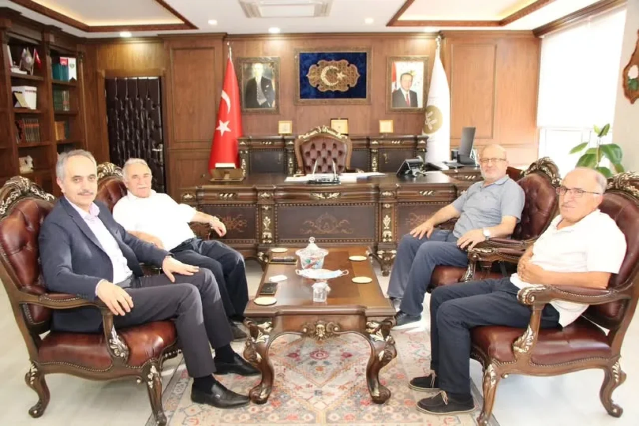 Emekli Daire Başkanı Nevzat Birlikci’den İl Müftüsü Hamza Bayram’a Ziyaret