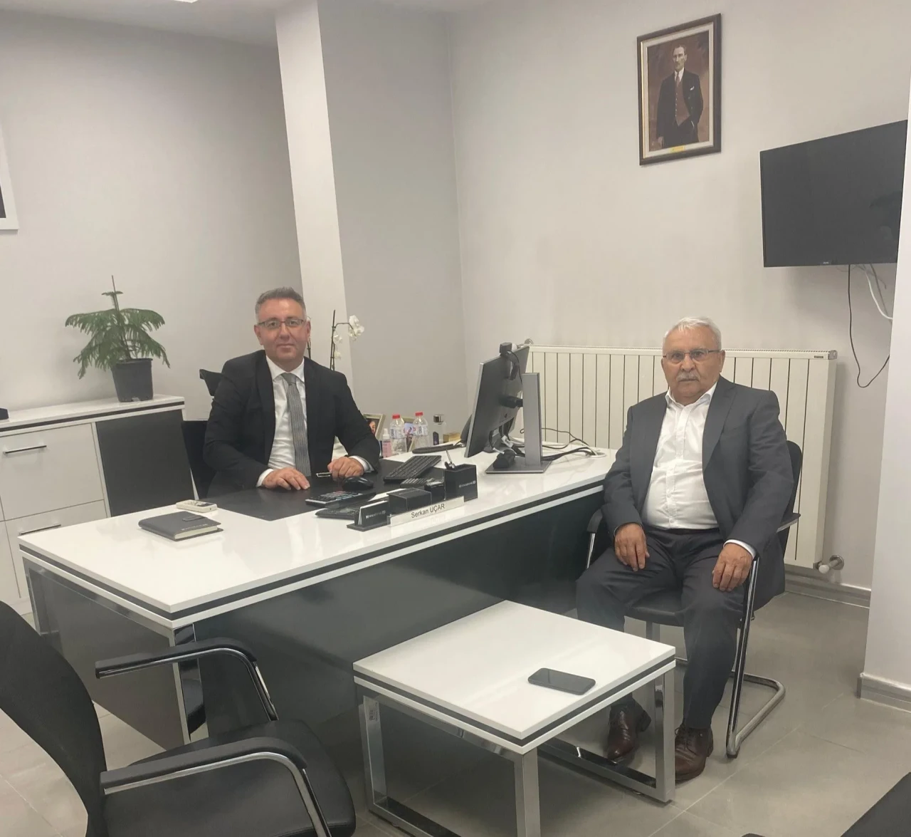 Göynücek Belediye Başkanı Kemal Şahin’den Halk Bankası Müdürü Serkan Uçar’a Ziyaret