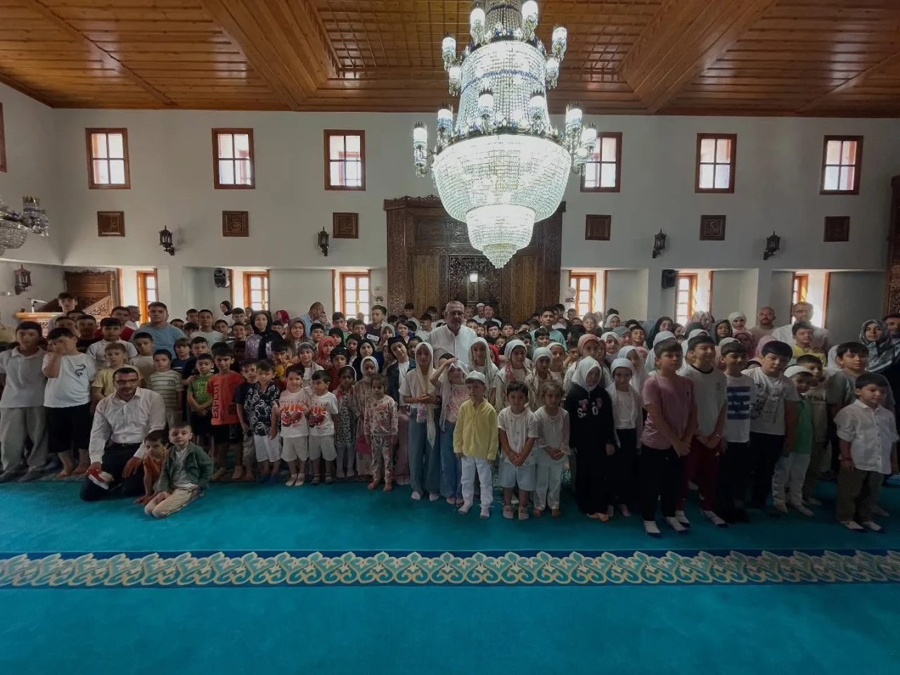 Yaz Kur’an Kursu Coşkuyla Tamamlandı: 256 Öğrenci Eğitimini Başarıyla Bitirdi