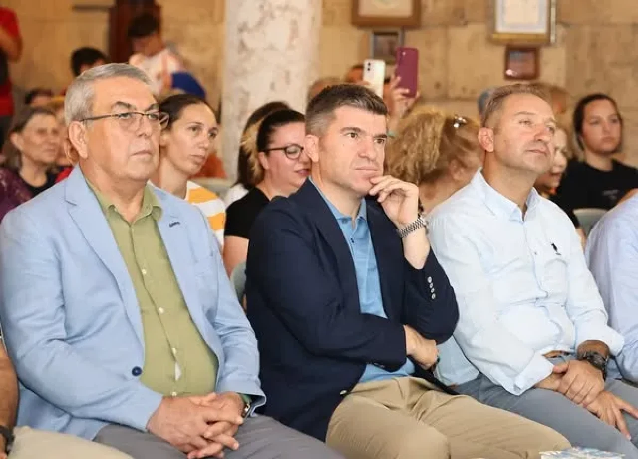 Vali Bakan, Halk Müziği Coşkusuna Ortak Oldu