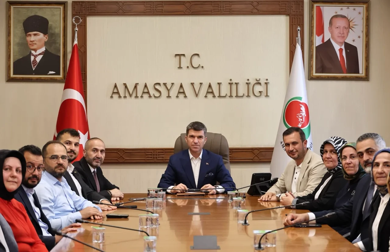 AK Parti Heyetinden Amasya Valisi Önder Bakan’a Nezaket Ziyareti