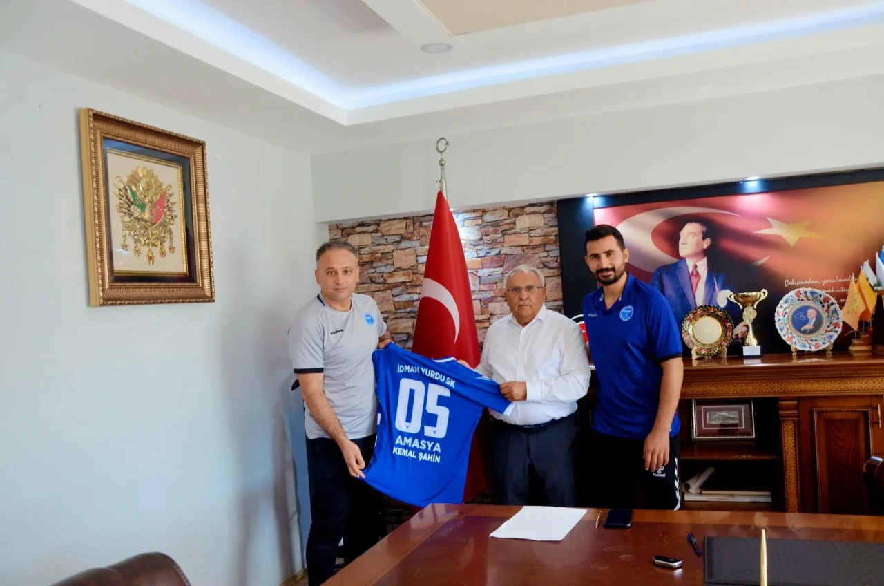 İdman Yurdu’ndan Başkan Şahin’e Anlamlı Ziyaret ve Hediye