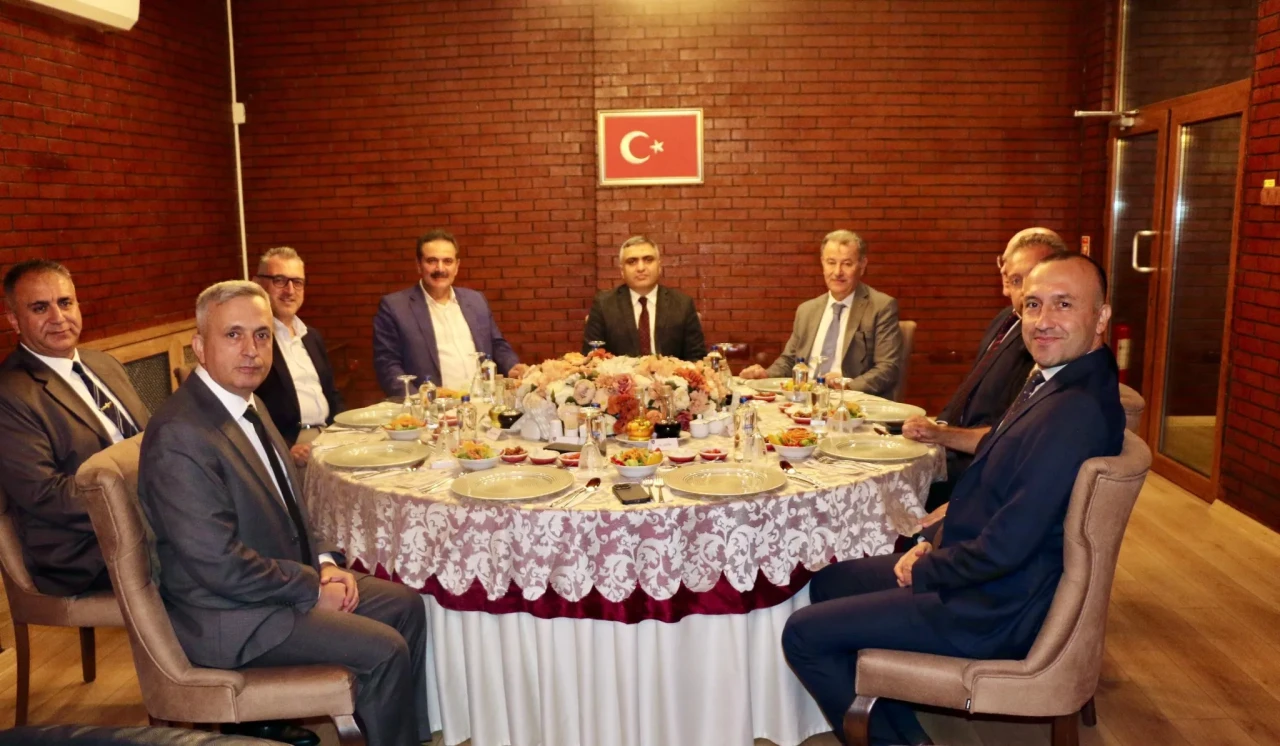 Merzifon POMEM Müdürü Süleyman Gül’e Veda Yemeği