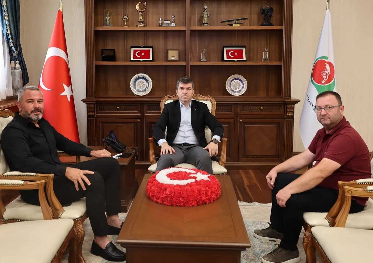 Amasya Valisi Önder Bakan’a Anlamlı Ziyaret
