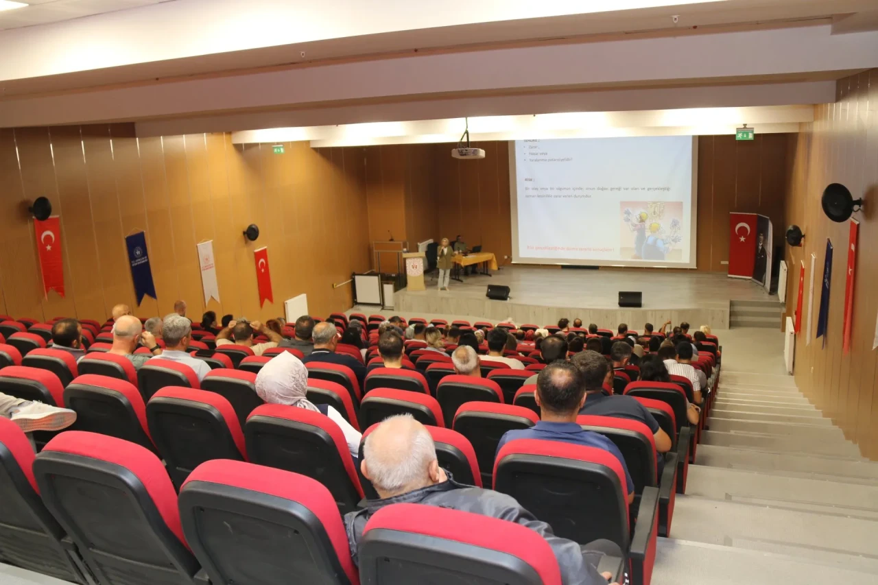 Amasya Gençlik ve Spor İl Müdürlüğü’nde Personellere İş Sağlığı ve Güvenliği Eğitimi