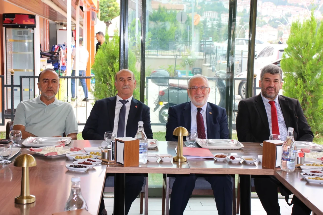 Amasya'da Saadet Partisi Basın Toplantısı Gerçekleştirdi