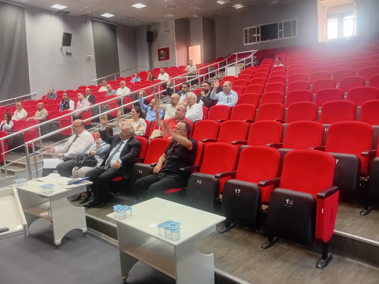 Merzifon Belediye Meclisinde AK Parti Meclisi Terk Etti!
