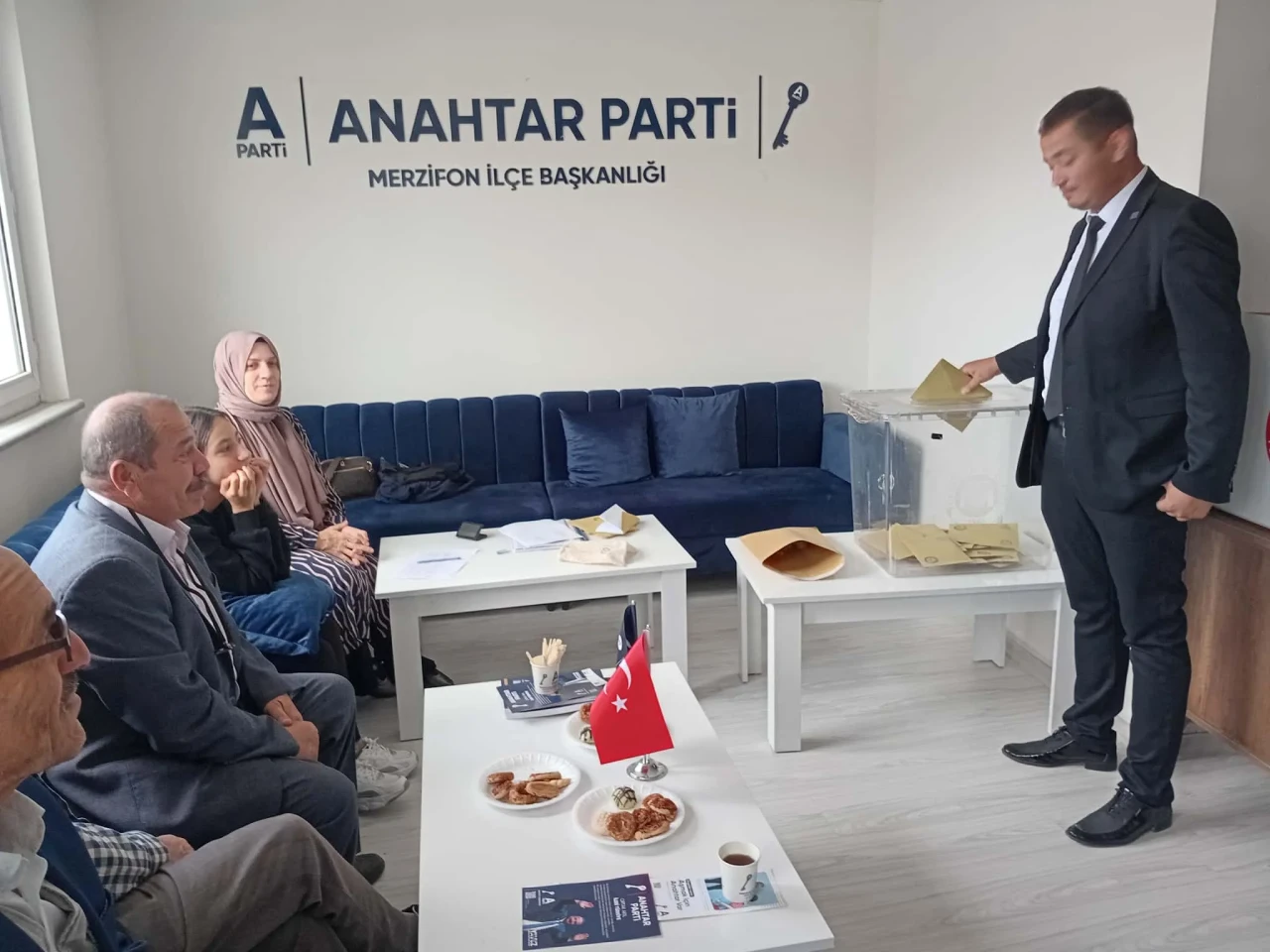 A Parti’de Uğur Sapan Güven Tazeledi