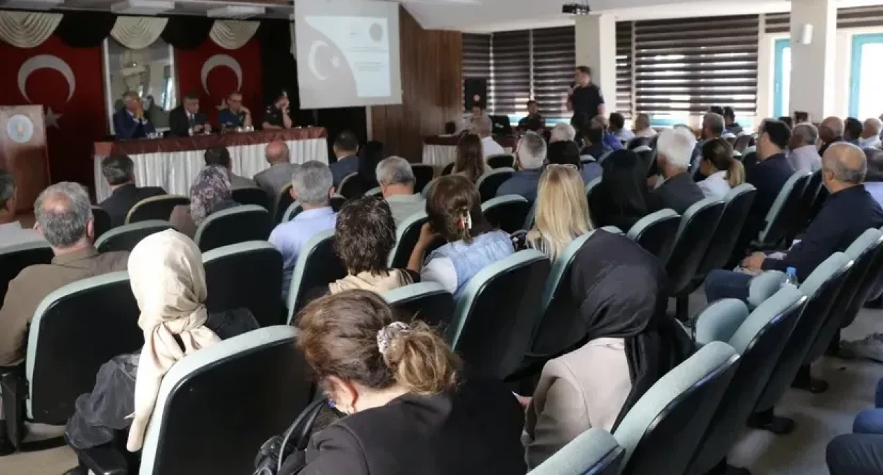 Merzifon’da Okul Güvenliği Toplantısı Yapıldı