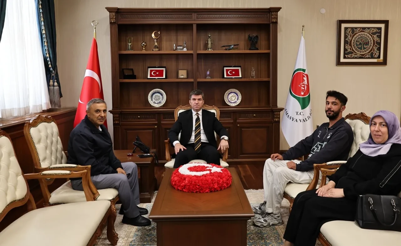 Vali Önder Bakan, Gazi ve Ailesini Misafir Etti