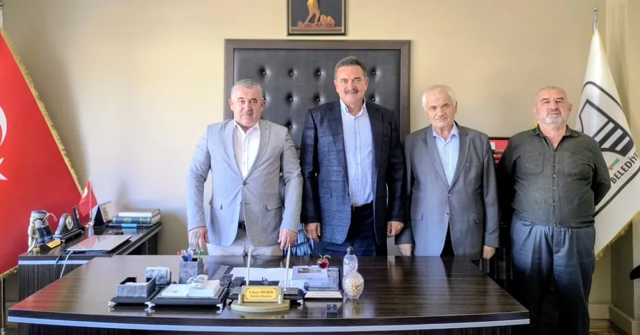 AK Parti Heyeti Hamamözü’nde Yatırım Toplantısı Yaptı