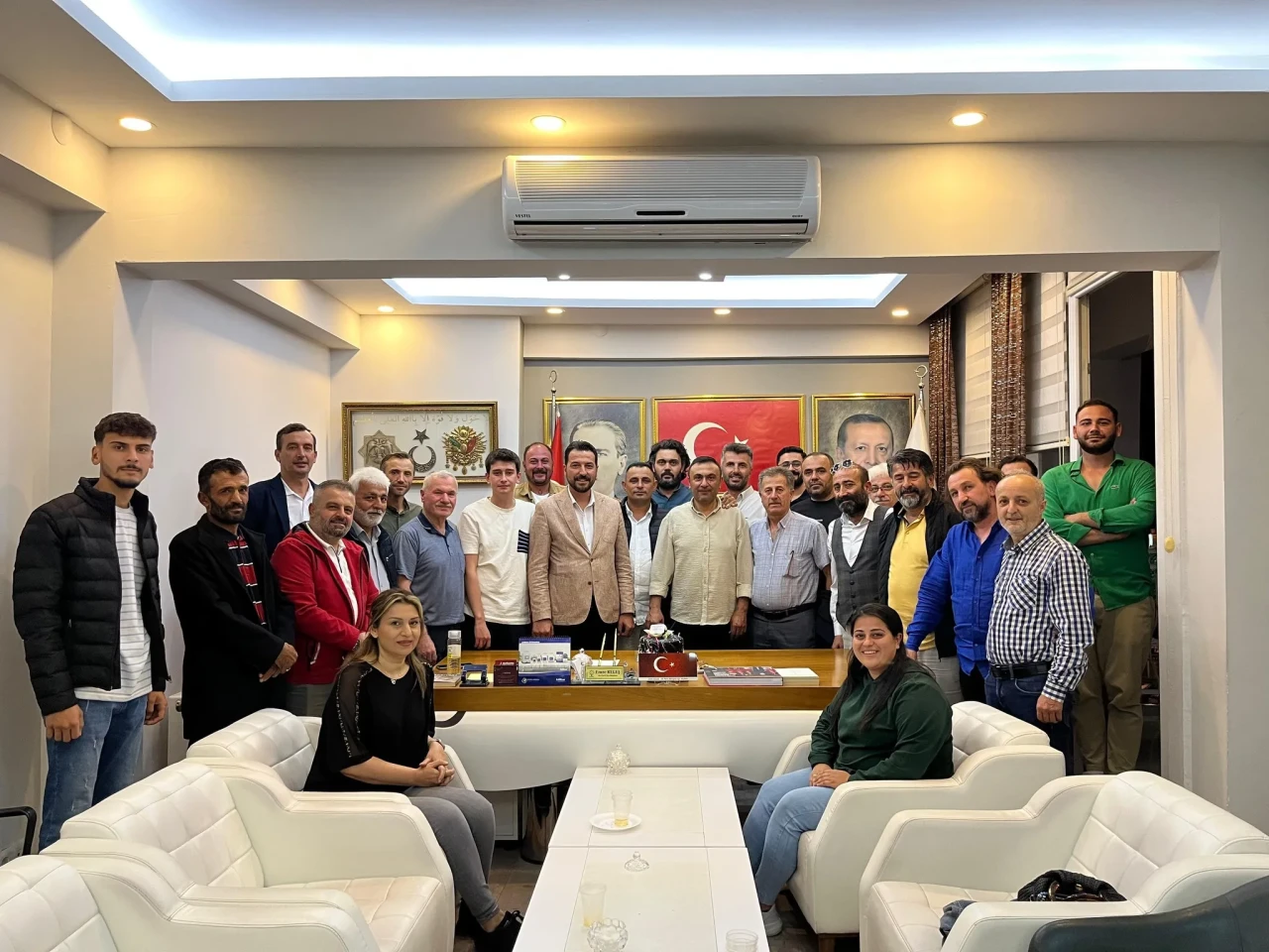AK Parti Merzifon İlçe Teşkilatı Haftalık Olağan Toplantısını Gerçekleştirdi