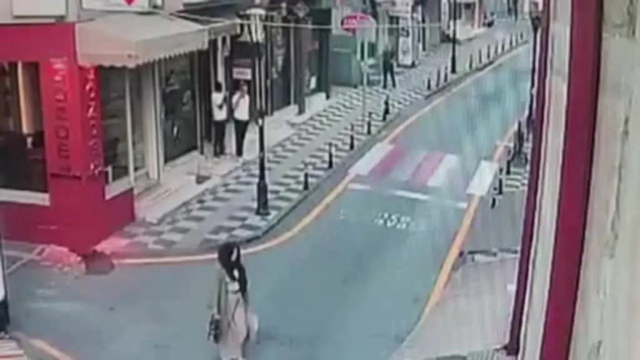 Polisten Kaçtı, Valiye Çarptı!