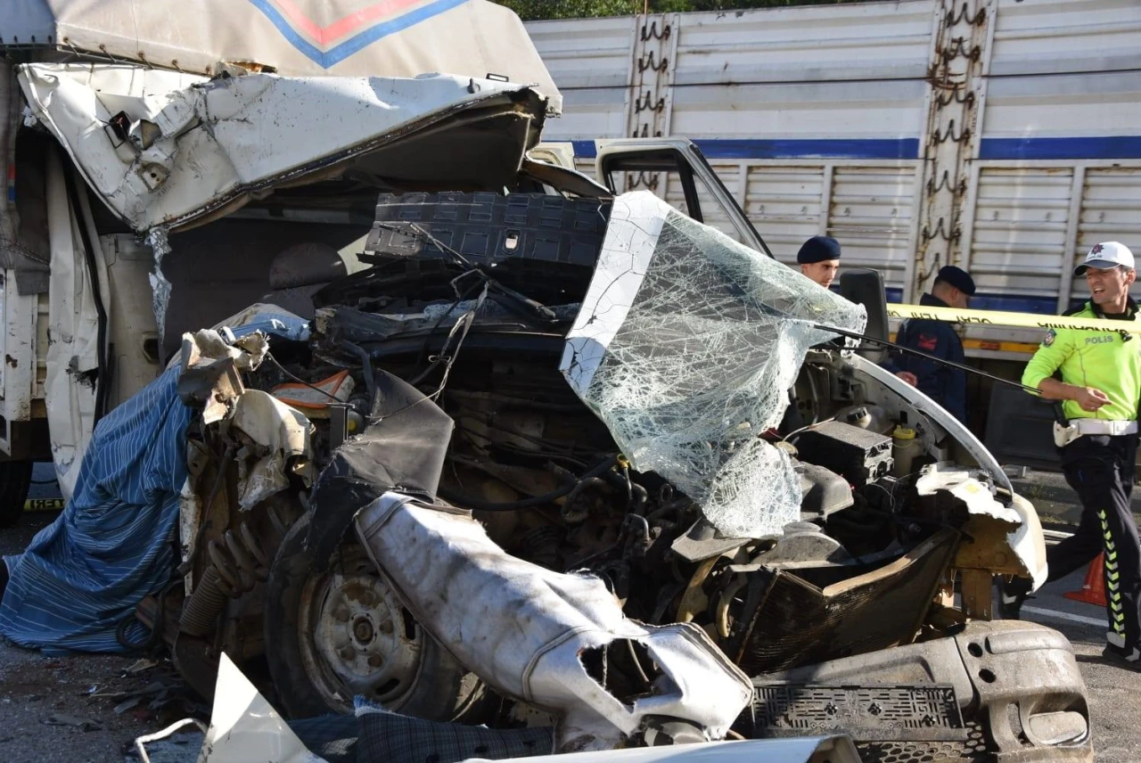 Trafik kazası: 1 ölü, 2 yaralı