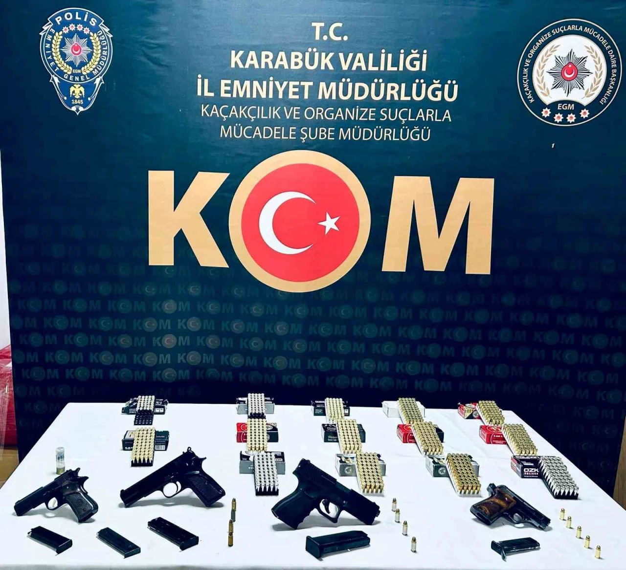 Silah operasyonu: 4 tabanca ve yüzlerce fişek ele geçirildi