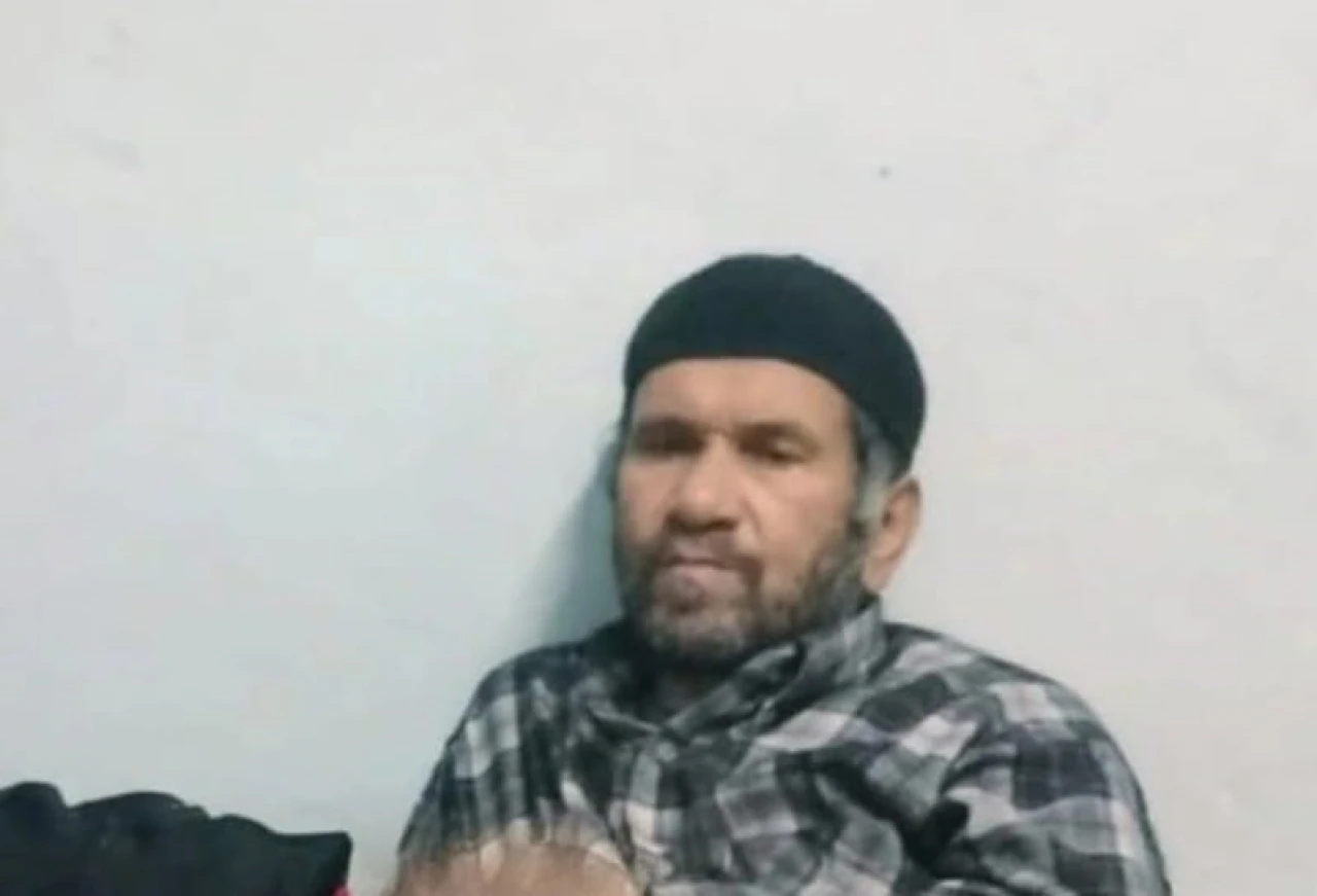 Kayıp yaşlı adam, menfezde sıkışmış halde sağ bulundu