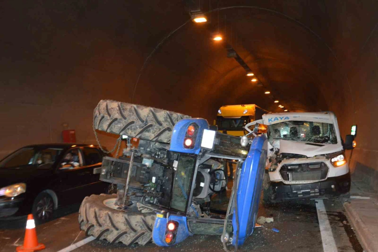 Tünelde kaza: 2 yaralı