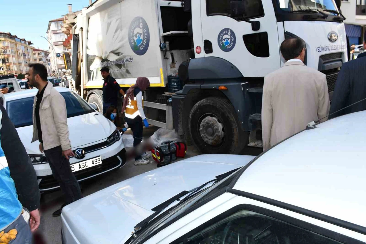 Çöp kamyonunun çarptığı yaşlı adam öldü