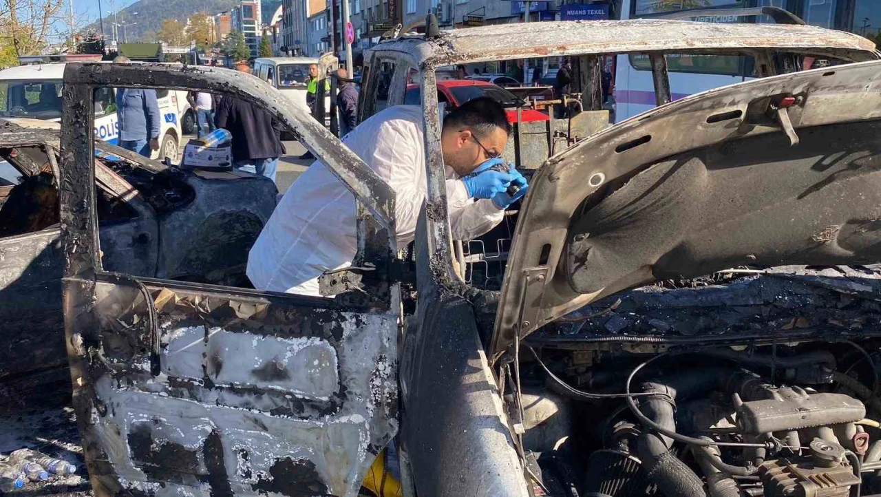 Minibüs yangını korkuttu