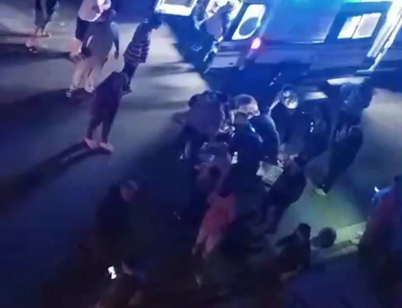 Bıçaklı saldırıya uğrayan öğretmen yaralandı: 3 gözaltı