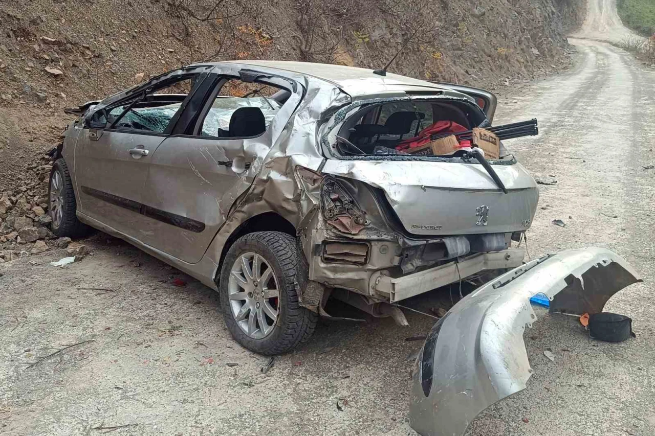Otomobil uçuruma yuvarlandı, kazanın gerçek yüzü ortaya çıktı: 1 ağır yaralı