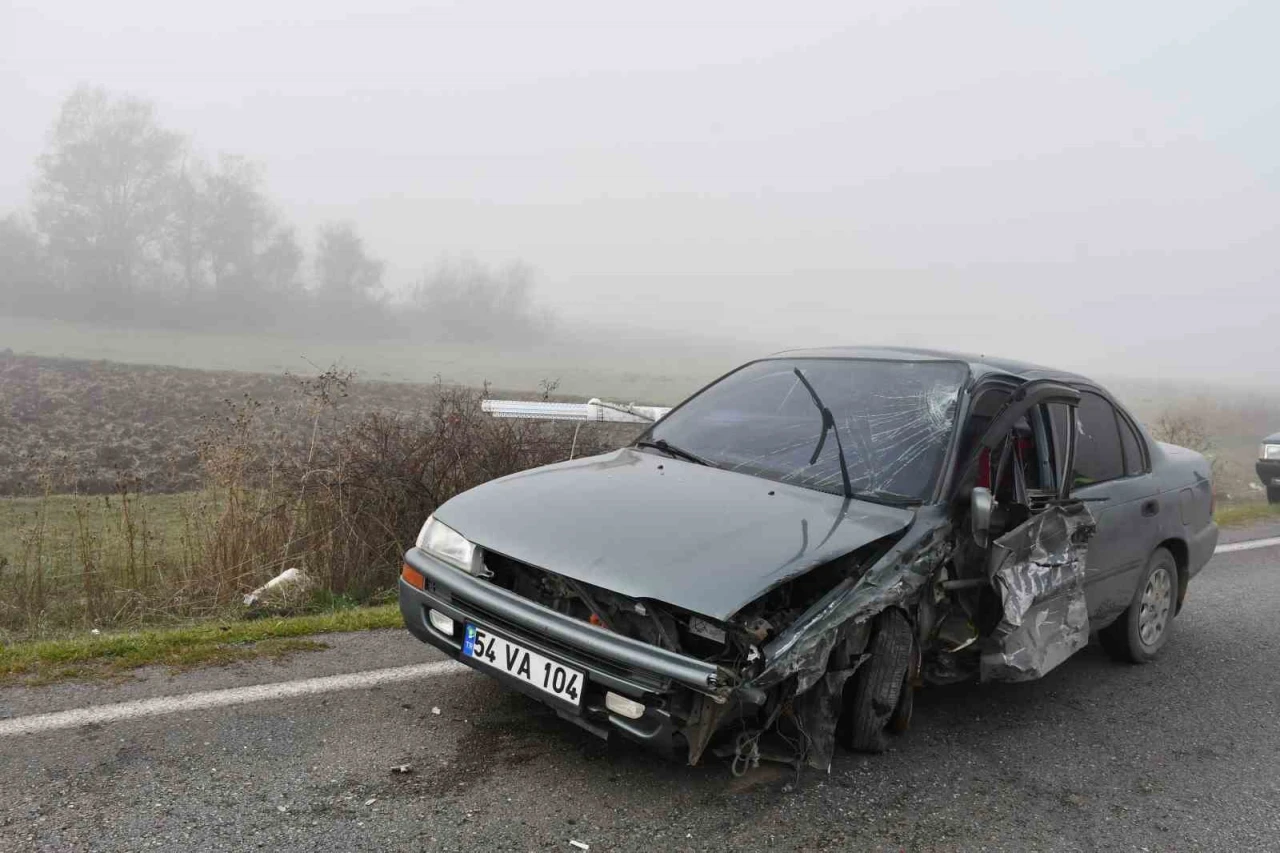 İki otomobil çapıştı: 3 yaralı