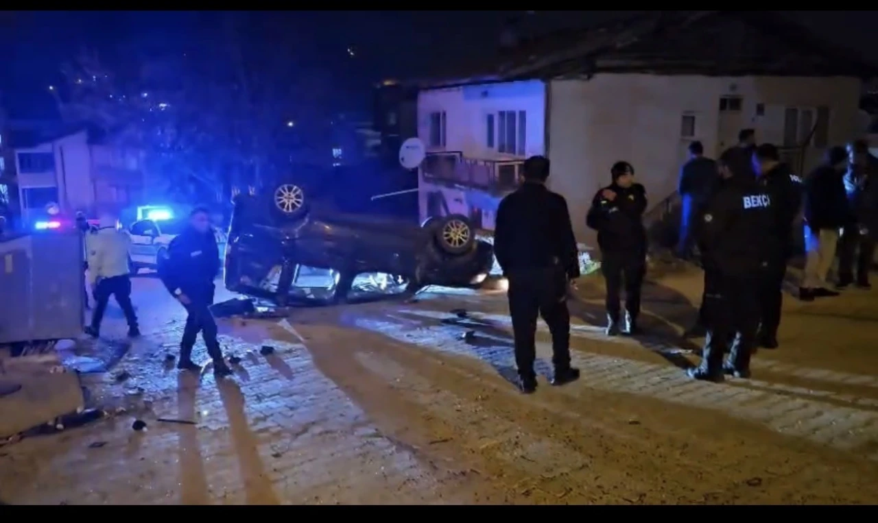 Takla atan araçtaki 5 kişi yaralandı