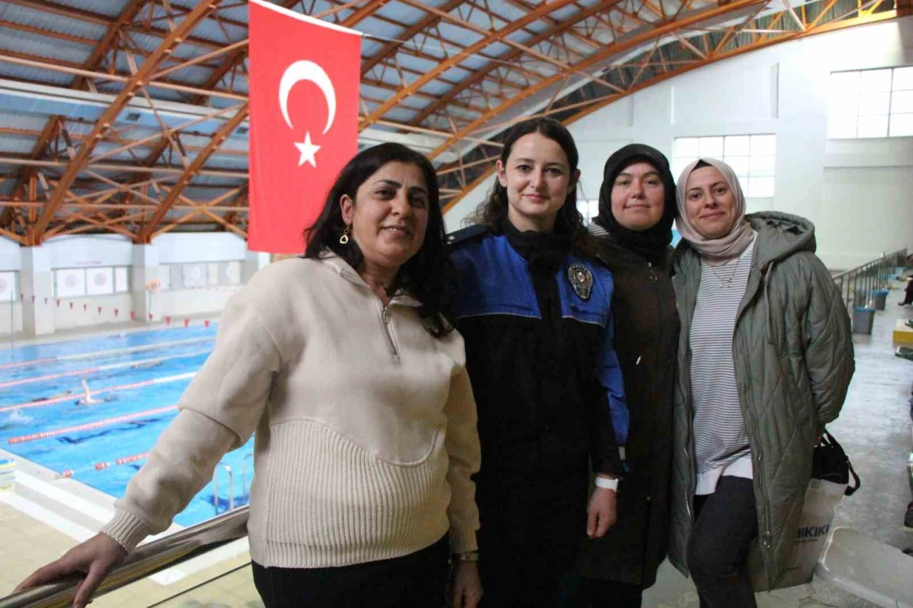 Amasya’da anneler polisten yüzme kursu istedi: "Bizim zamanımızda böyle imkan yoktu"