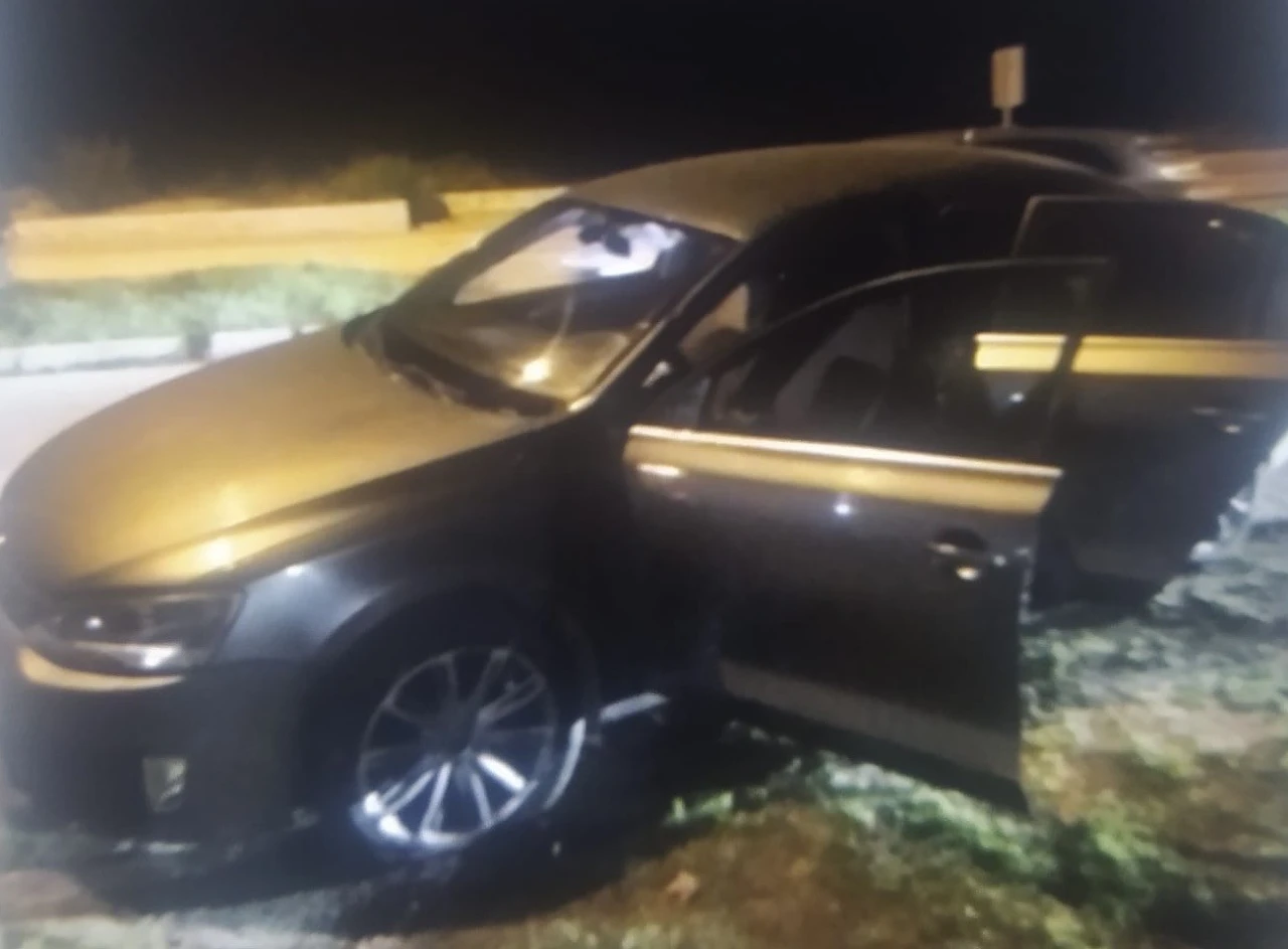 Dur ihtarına uymayan sürücü kovalamaca sonrası polise çarptı: 1 polis yaralandı