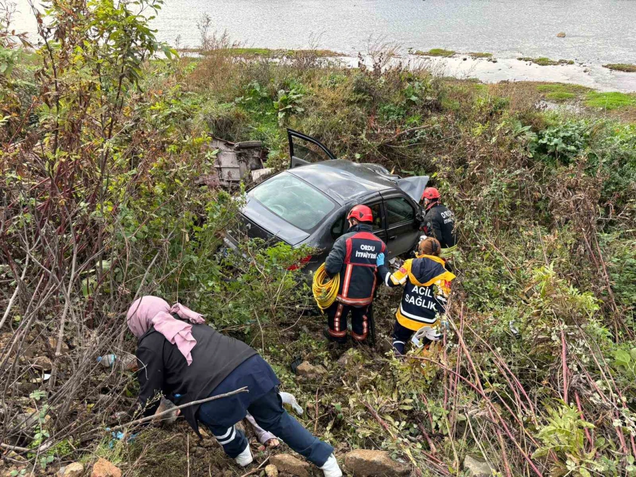 Üç tekerlekli araç ile otomobil çarpıştı: 2 ölü, 1 yaralı
